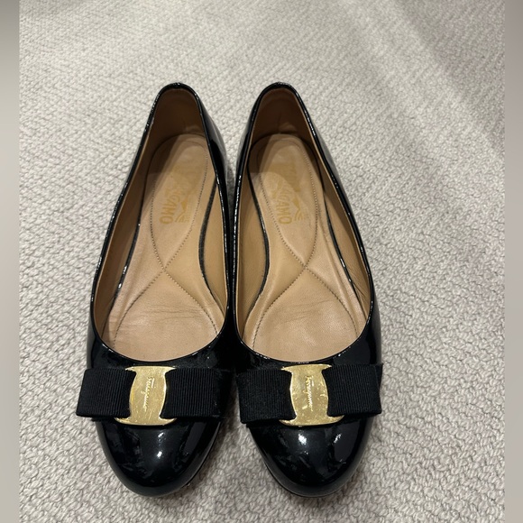 FERRAGAMO VARINA BALLET FLAT - Picture 1 of 4